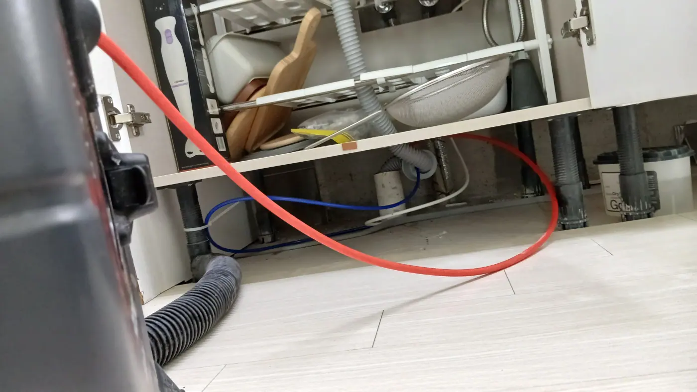 하수구 막힘 해결을 위한 내시경 및 석션 장비 세팅